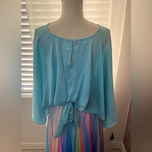 NWT Glam Kimono Blue Tie Back Silky Top size M - Stunning - Picture 6 of 6